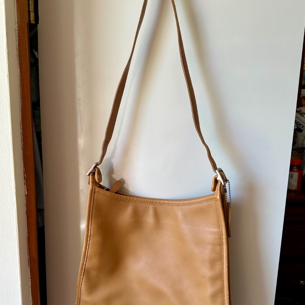 Vintage Coach Andrea Bucket  Camel Light BrowN - Picture 2 of 9
